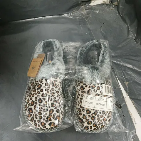 10 BAGGED DUNLOP LEOPARD SLIPPERS - 6/39