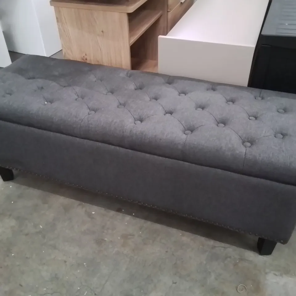 LIELAH 124.5CM WIDE TUFFED RECTANGLE SOLID COLOUR STORAGE OTTOMAN