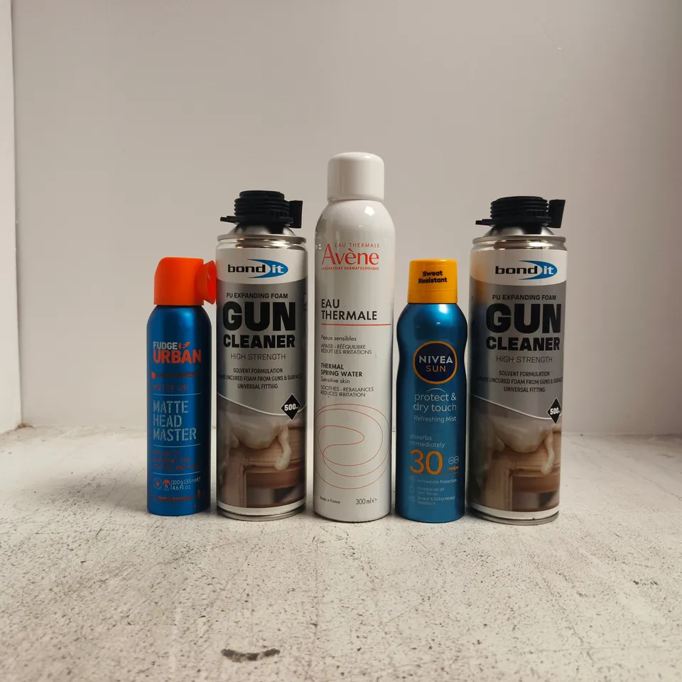 APPROXIMATELY 12 ASSORTED AEROSOL PRODUCTS - COLLECTION ONLY