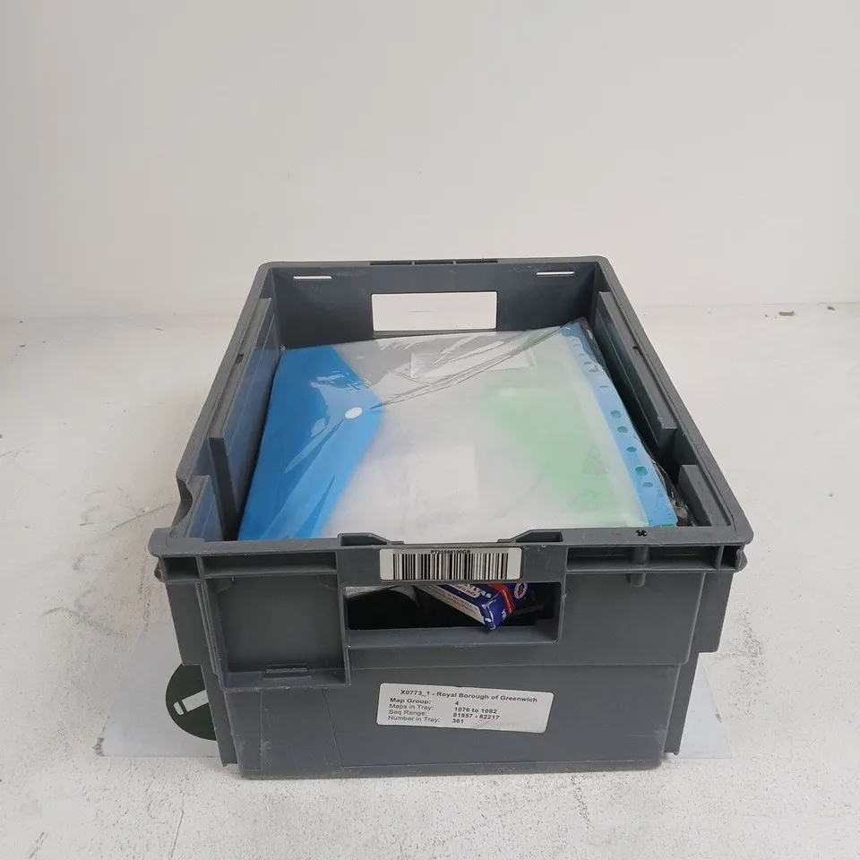 TOTE OF APPROXIMATELY 15 ASSORTED ITEMS TO INCLUDE ASSORTED STATIONERY SLEEVES, WALLPAPER PASTE BRUSH, MAMA PREFECT DUMMIES, INTELLIGENT SCREEN CLICKER ETC