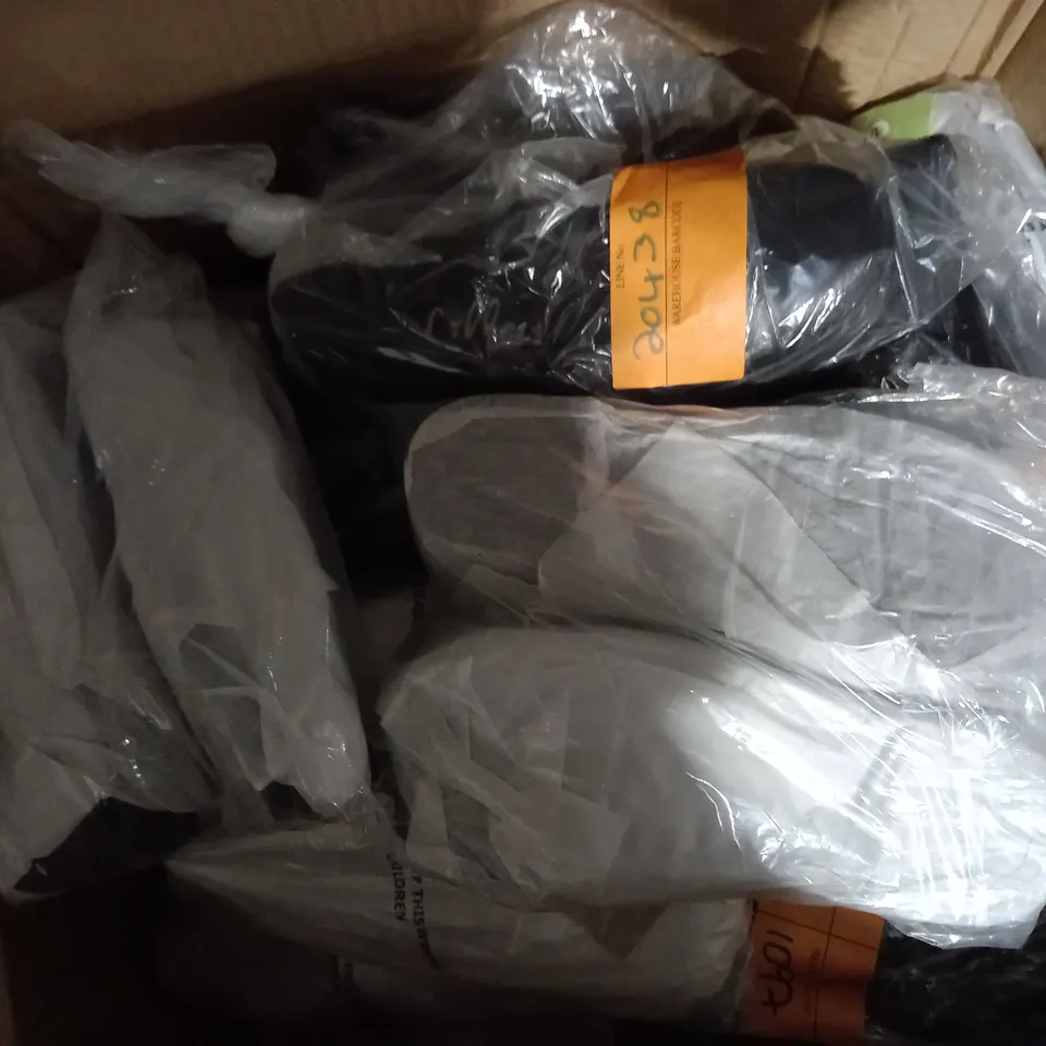 APPROXIMATELY 17 PAIRS OF LILLEY GIRLS SCHOOL SHOE IN BLACK SIZE 2