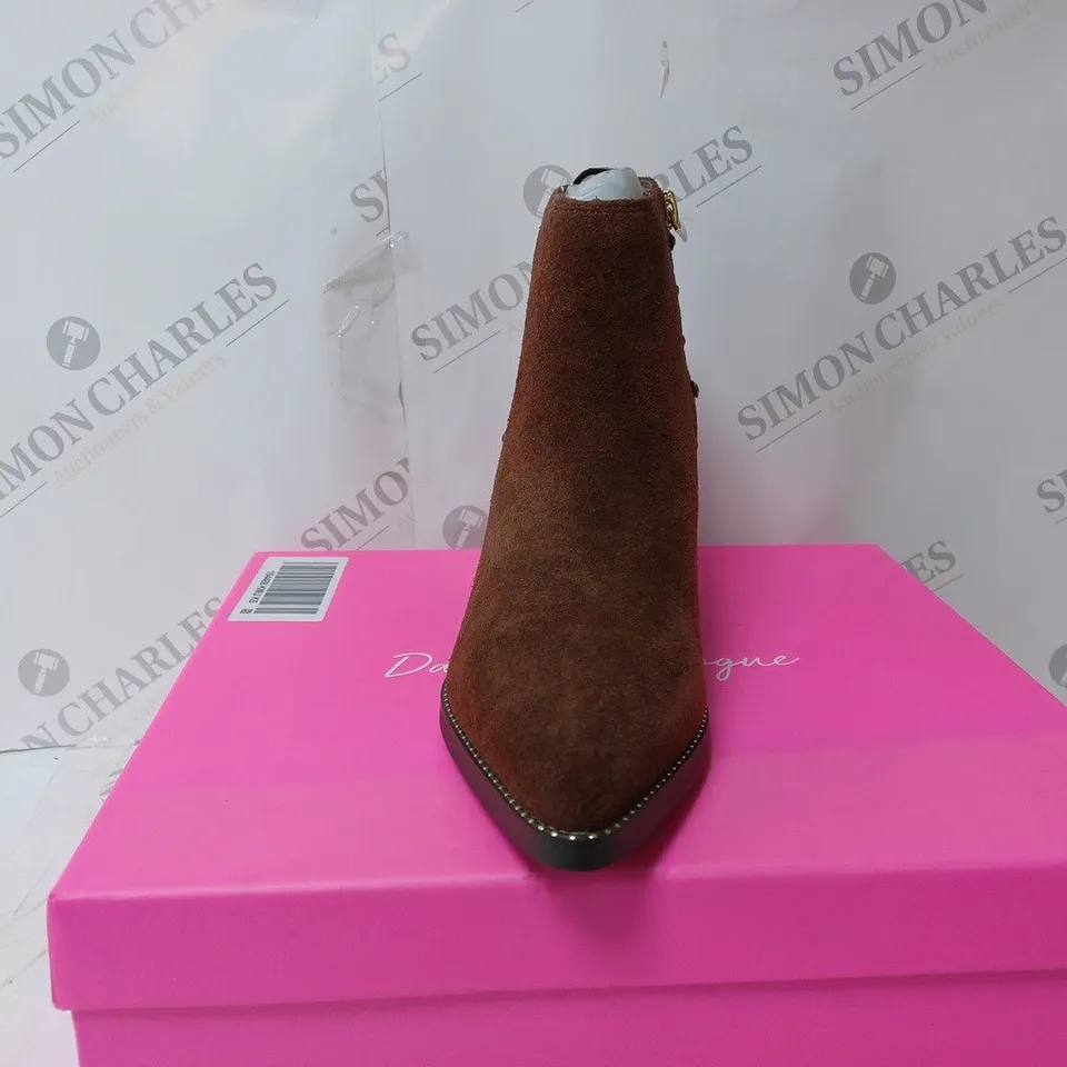 DM WESTERN ANKLE BOOT TAN SUEDE SIZE 5