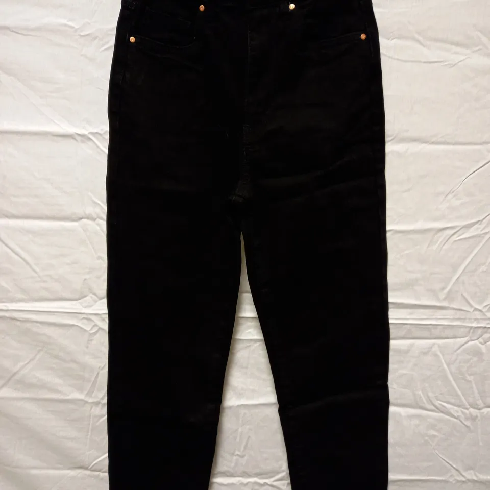 BOX OF APPROX 25 BRAND NEW COTTON:ON STRETCH MOM JEANS - BLACK SIZE AUS 6	