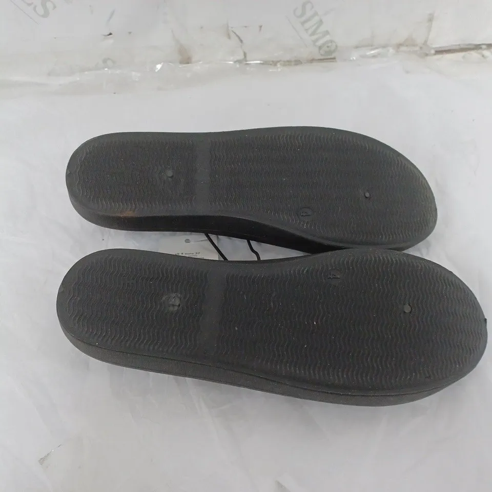 APPROXIMATELY 15 PAIRS OF BAGGED GEORGE LOVE YOUR SHOES BLACK PUMPS IN VARIOUS SIZES 