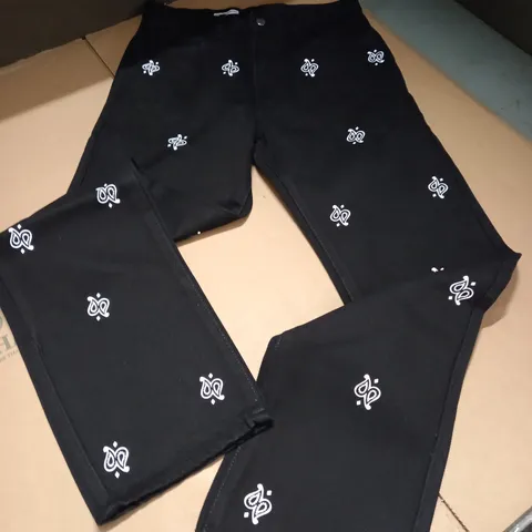 CALI STUDIOS BLACK WITH WHITE DETAIL JEANS - SIZE 30L