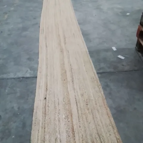 QUALITY DESIGNER AREA RUG - APPROXIMATELY 550X60CM