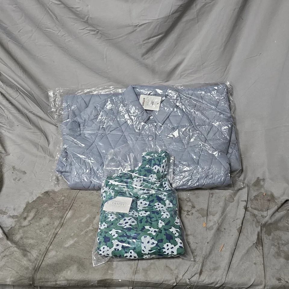 BOX OF APPROXIMATELY 30 ASSORTED CLOTHING ITEMS TO INCLUDE TAMSY ONE SIZE DRESS + TAMSY COAT ETC