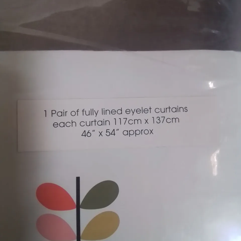 BAGGED FULLY LINED EYELET STEM BLOOM CURTAINS 