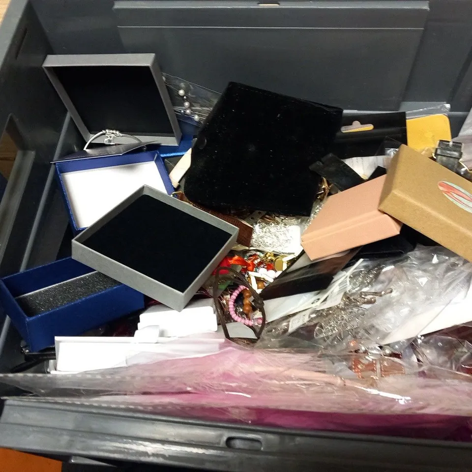 LARGE QUANTITY OF ASSORTED APPROXIMATELY JEWELLERY TO INCLUDE; VIALLI, TIME FORCE, RHIAN KATE, MY SILVER WISH AND  BELLE AND BEAU