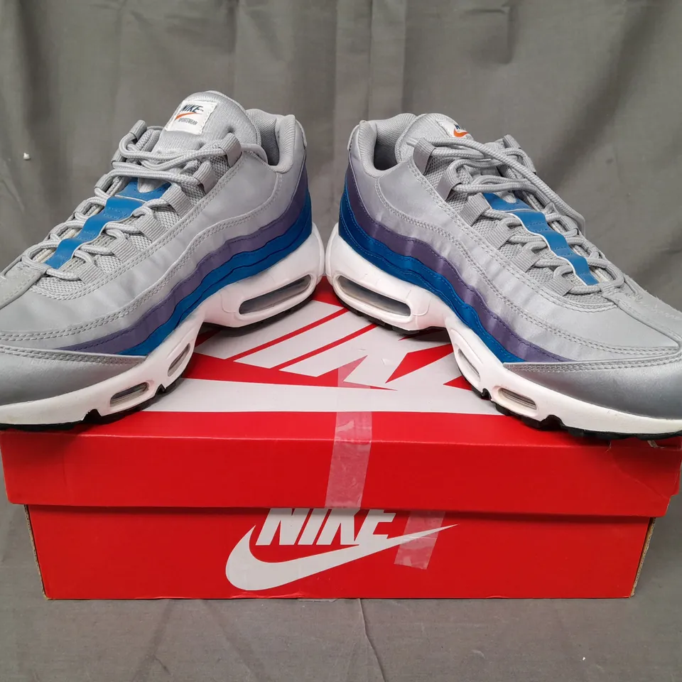 BOXED PAIR OF NIKE AIR MAX 95 SHOES IN GREY/BLUE UK SIZE 10