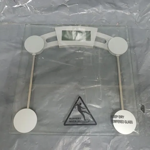 UNBRANDED TEMPERED GLASS DIGITAL BATHROOM SCALES - CLEAR - COLLECTION ONLY