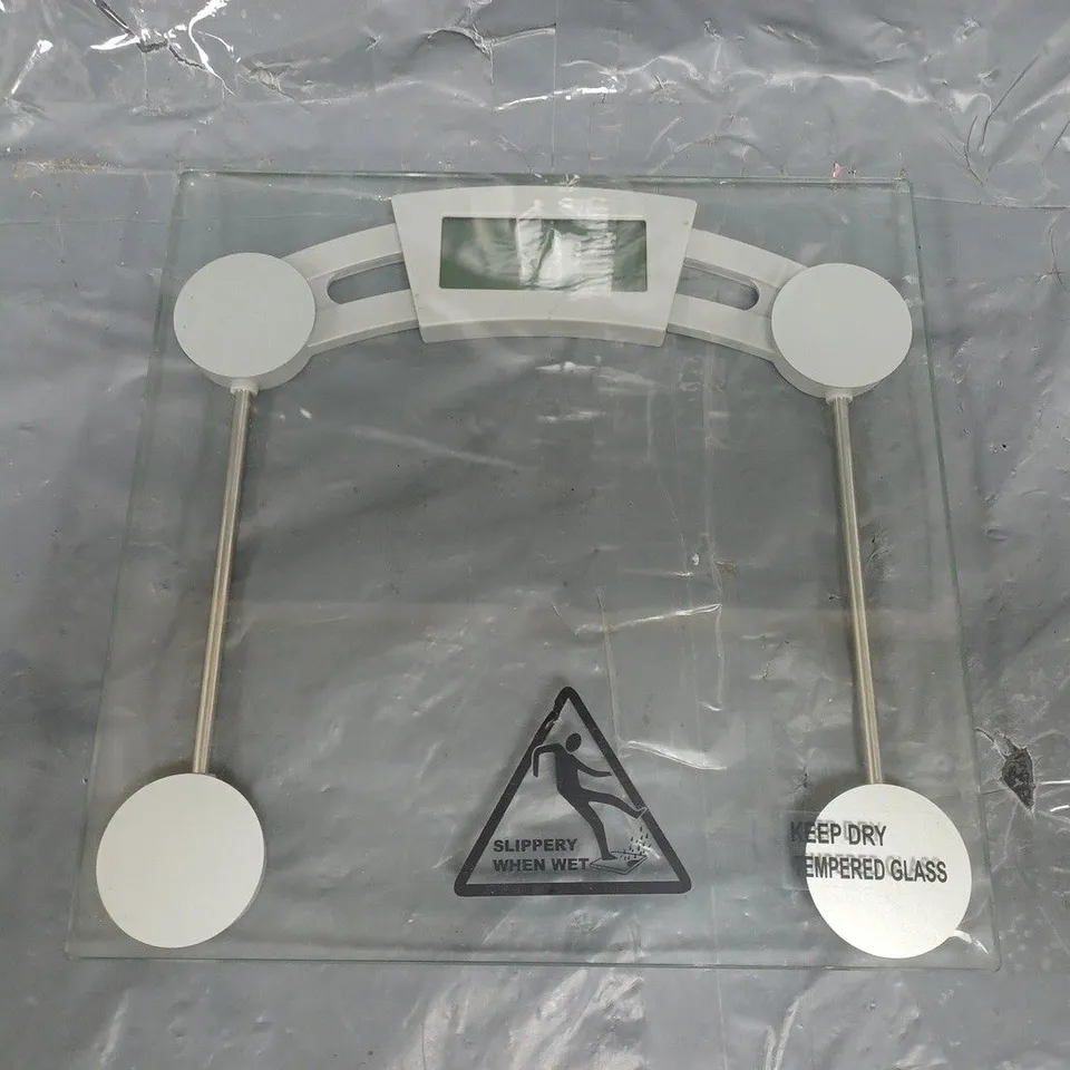 UNBRANDED TEMPERED GLASS DIGITAL BATHROOM SCALES - CLEAR - COLLECTION ONLY