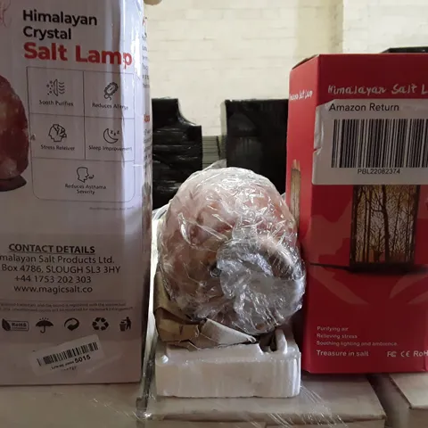 PALLET CONTAINING AN ASSORTMENT OF HOUSEHOLD CRYSTAL SALT LAMPS ECT