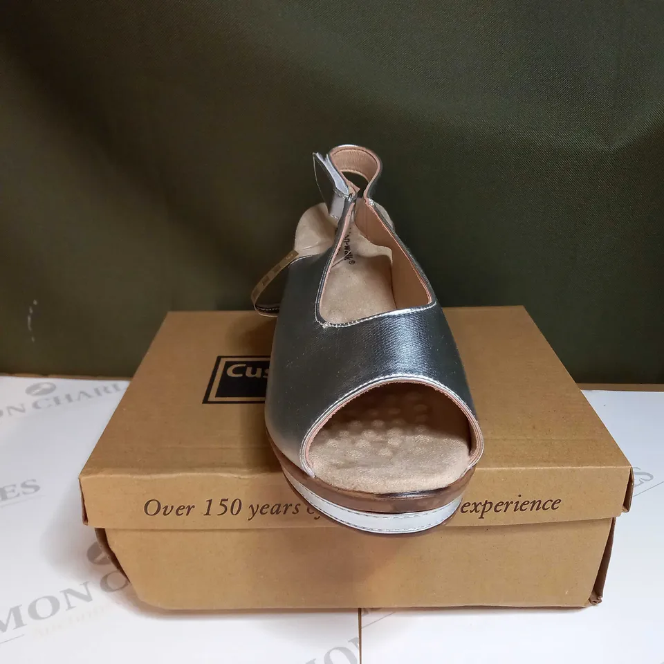 BOXED CUSHION WALK HEELED SLIP ON SANDALS - SIZE 8