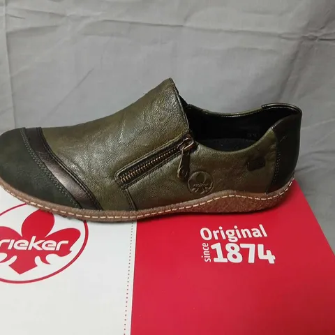 RIEKER MEN’S LEATHER SLIP-ON SHOES – OLIVE/BLACK, EU39 (L7571-54), BOXED