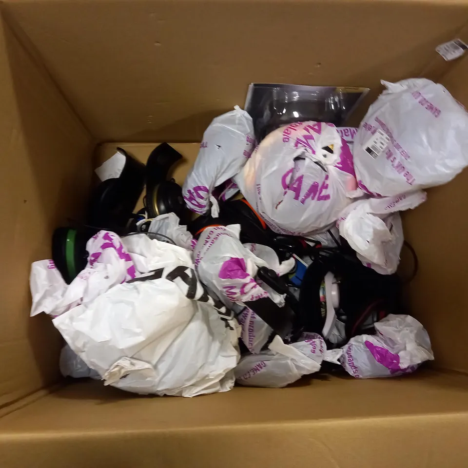 LOT OF APPROX 30 ASSSORTED GAMING HEADSETS TO INCLUDE PDP, STEALTH, STEELSERIES ETC