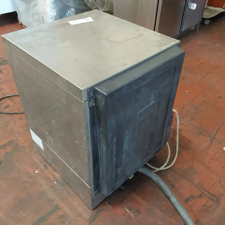 COMENDA LB215MA UNDERCOUNTER GLASSWASHER