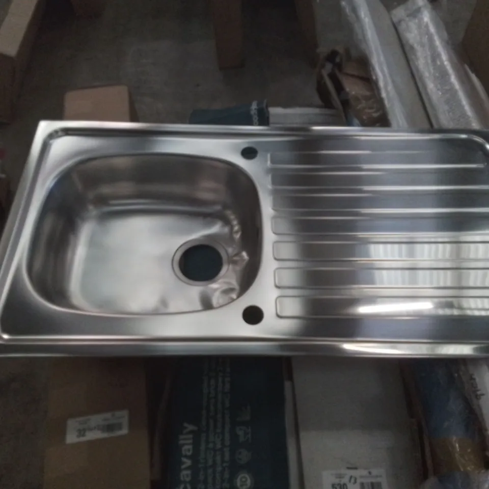 BOXED STAINLESS STEEL SINK BASIN AND DRAINER
