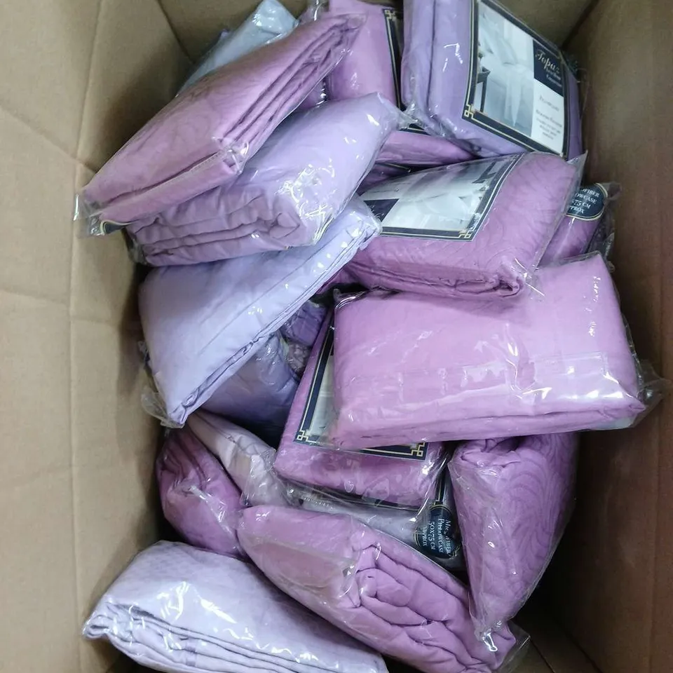 BOX OF APPROXIMATELY 30 TOPAZ PILLOWCASES 50X75CM - ASSORTED COLOURS