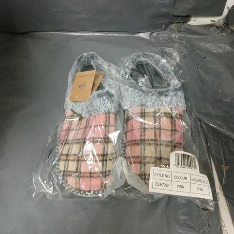 10 BAGGED DUNLOP PINK SLIPPERS - 5/38