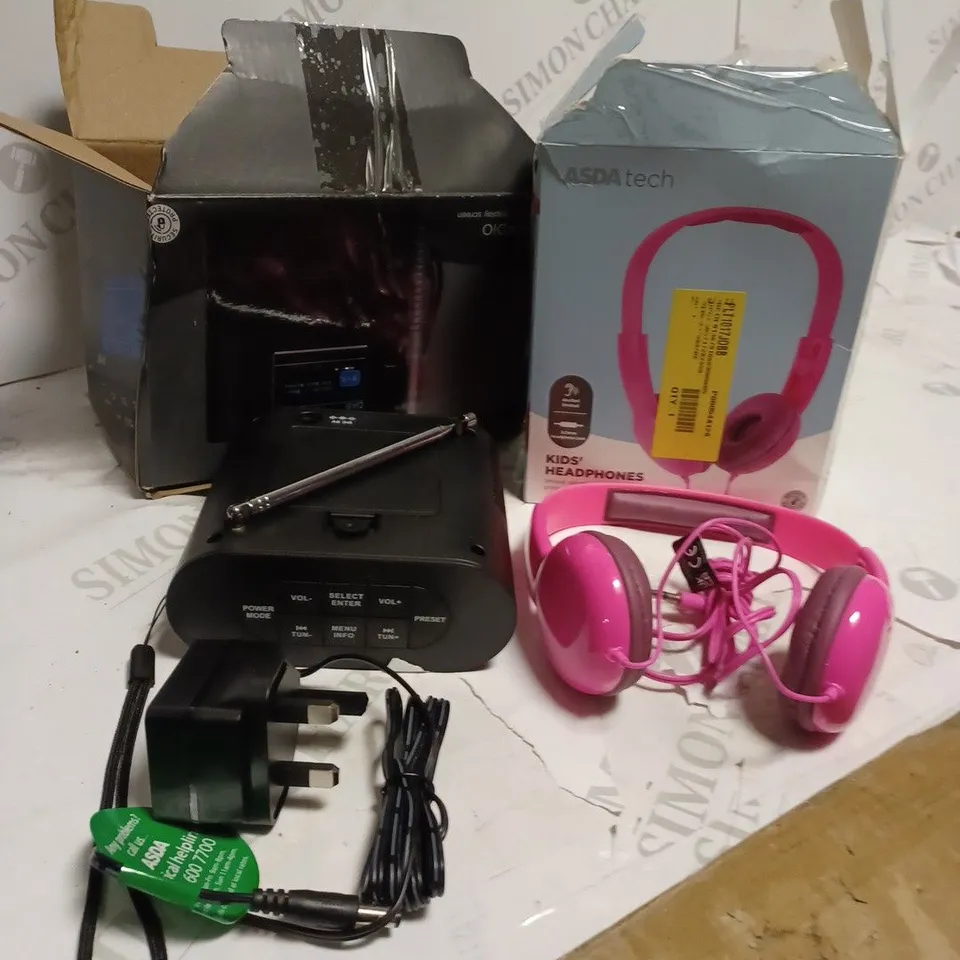 LOT OF TWO TO INCLUDE KIDS HEADPHONES AND DAB+ RADIO
