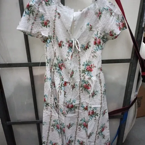 LOVE & ROSES PETITE FLORAL DRESS – UK 10