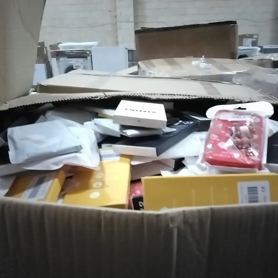 PALLET CONTAINING LARGE QUANTITIES OF PHONE CASES, PROTECTORS ETC...