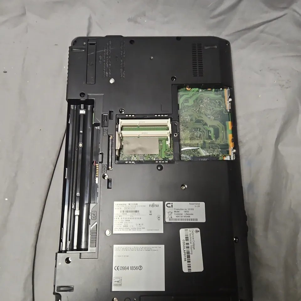FUJITSU LIFEBOOK E752 LAPTOP – 15.6” (SCREEN REPLACEMENT REQUIRED)