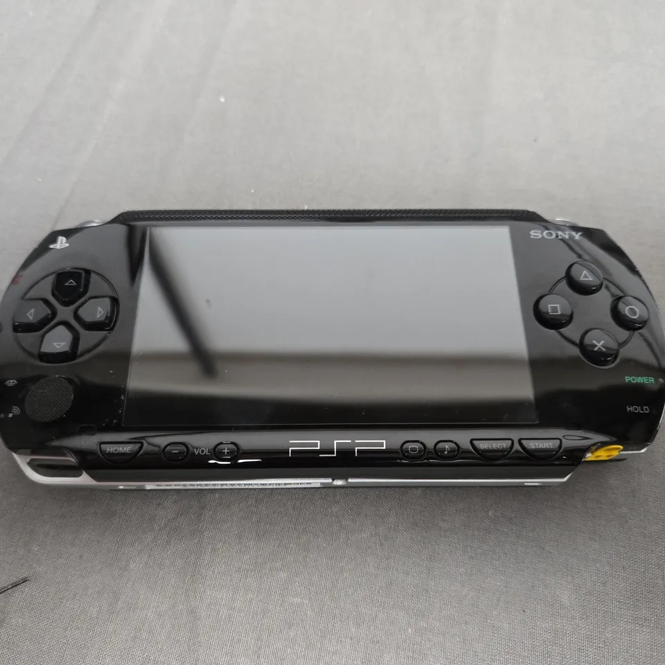 PSP HANDHELD GAMES CONSOLE