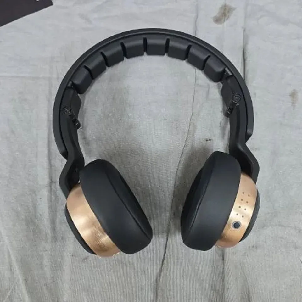 BRAND NEW BOXED MUNITIO PRO30 BRUSHED GOLD WIRELESS HEADPHONES 2AQPX-PRO30