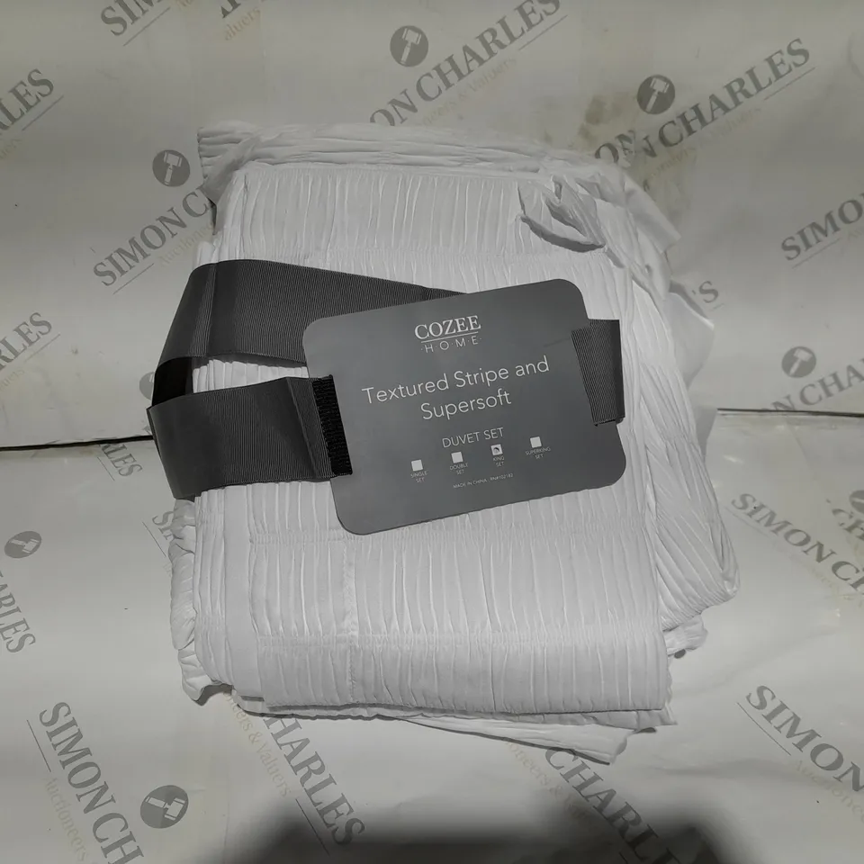 BOXED SUPERSOFT BY COZEE HOME TEXTURED STRIPE DUVET SET IN WHITE - KING SIZE 