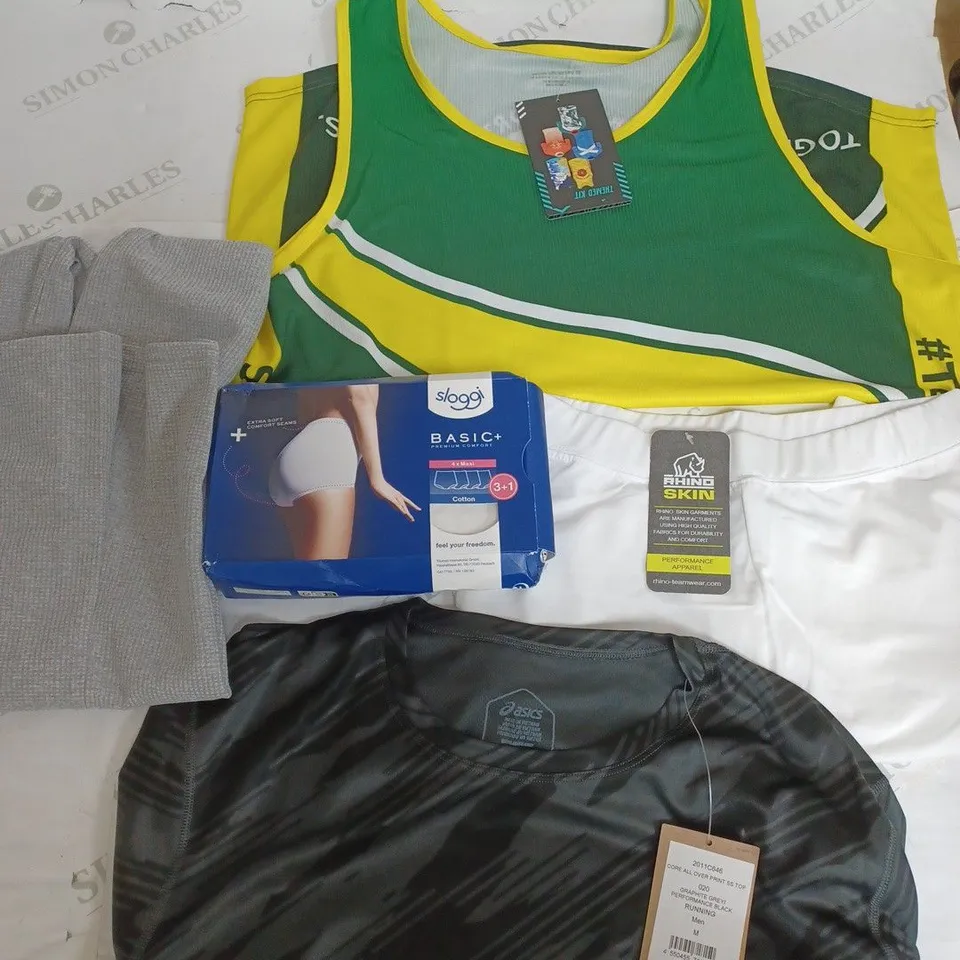 BOX OF APPROXIMATELY 25 ASSORTED CLOTHING ITEMS TO INCUDE - T-SHIRT , JERSEY , SHORTS ETC