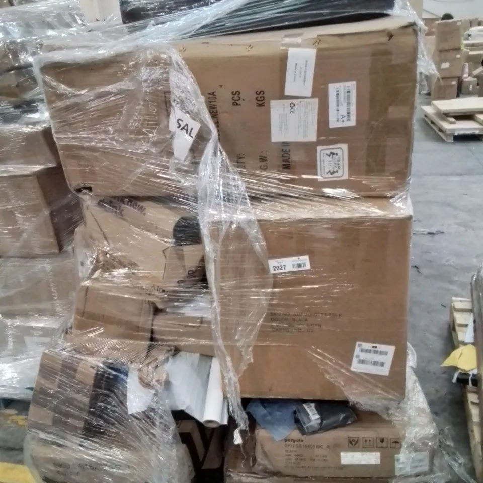 PALLET CONTAINING VARIOUS ASSORTED HOUSEHOLD CUSTOMER RETURNS TO INCLUDE: SIDE/DINING CHAIRS, GARDEN CHAIRS, SHELTERS AND LOTS MORE UNMARKED BOXED ITEMS 