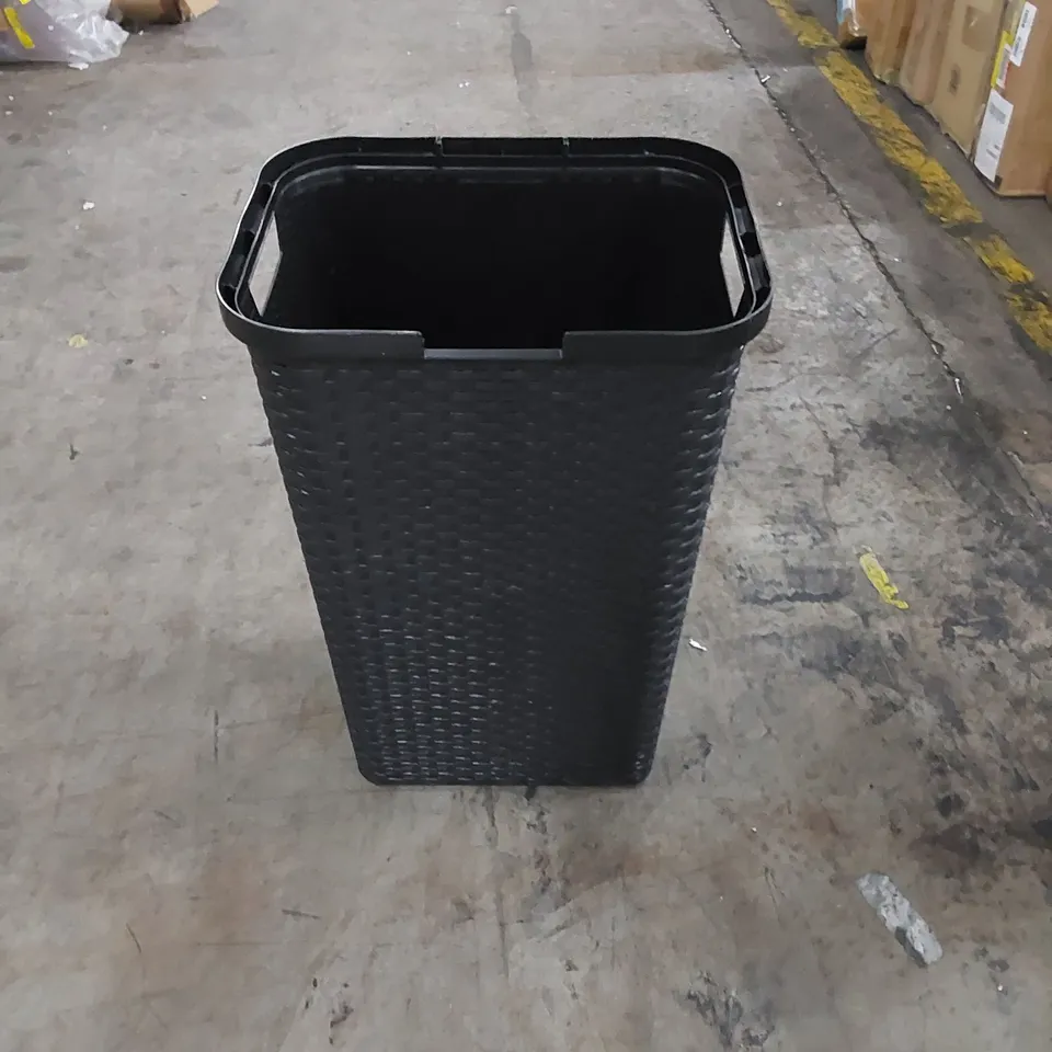 PLASTIC LAUNDRY BIN WITH HANDLES 