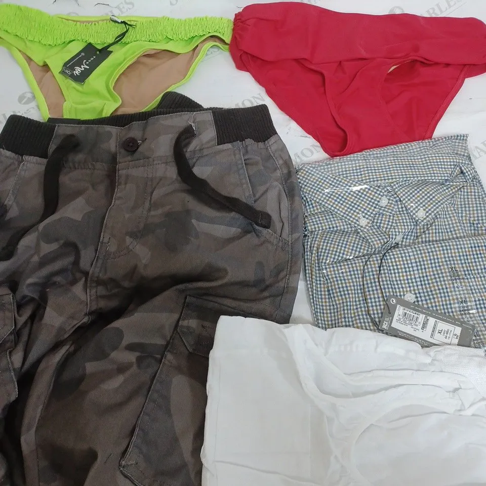 BOX OF APPROXIMATELY 15 ASSORTED CLOTHING ITEMS TO INCUDE - BIKINI BOTTOMS , CARGOS , SHIRT ETC