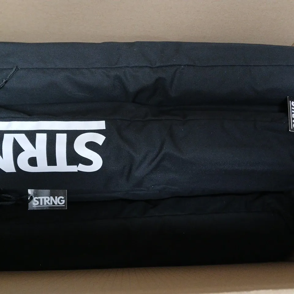 BOX OF APPROXIMATELY 5 STRNG WEIGHTLIFTING BARBELL PADS IN BLACK