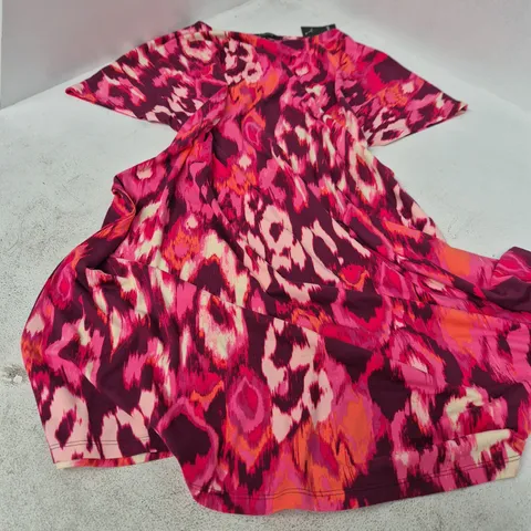 JD WILLIAMS WOMEN’S DRESS – PINK ABSTRACT PRINT, UK SIZE 16