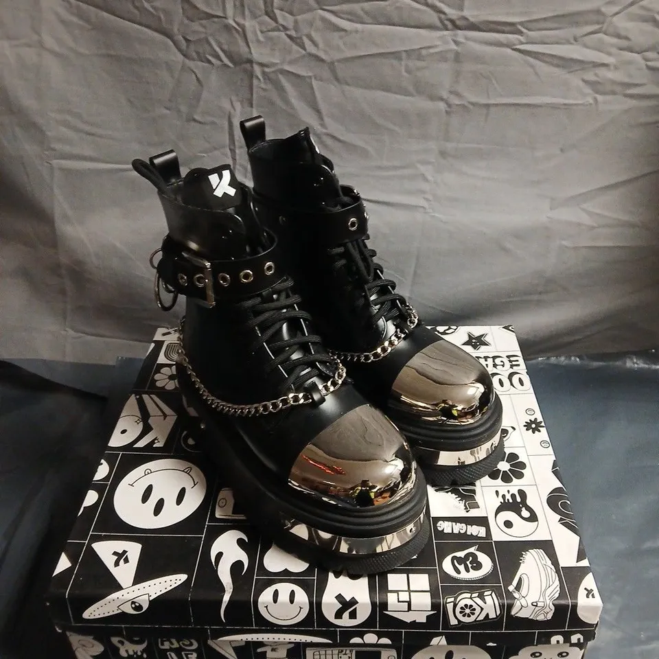 KOI BORIN BLACK LEATHER-LOOK PLATFORM ANKLE BOOTS WITH CHROME TOE CAP AND CHAIN DETAIL, SIZE 3