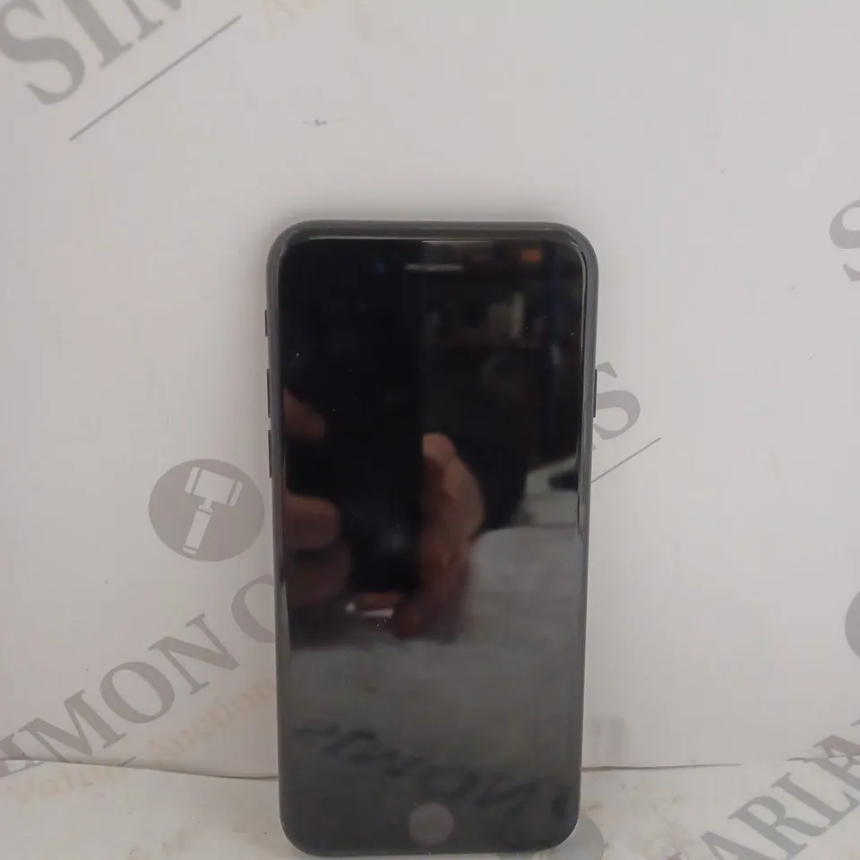 APPLE IPHONE 7 (A1778) SMARTPHONE