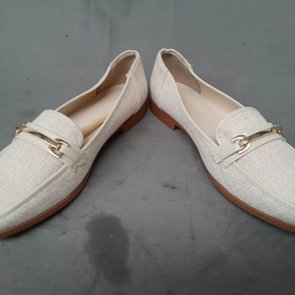 BOXED PAIR OF ASOS DESIGN WIDE FIT VERITY LOAFERS IN NATURAL UK SIZE 6