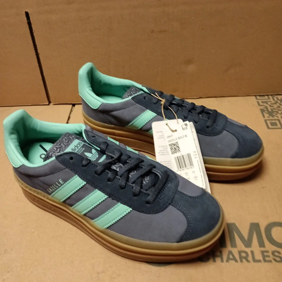 ADIDAS GAZELLE TRAINERS – NAVY/GREY WITH MINT GREEN STRIPES SIZE 6.5