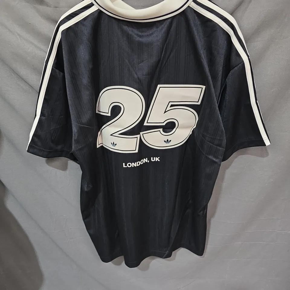 ADIDAS FOOTBALL JERSEY, BLACK WITH OASIS SPONSOR, LONDON 25 BADGE – UK L