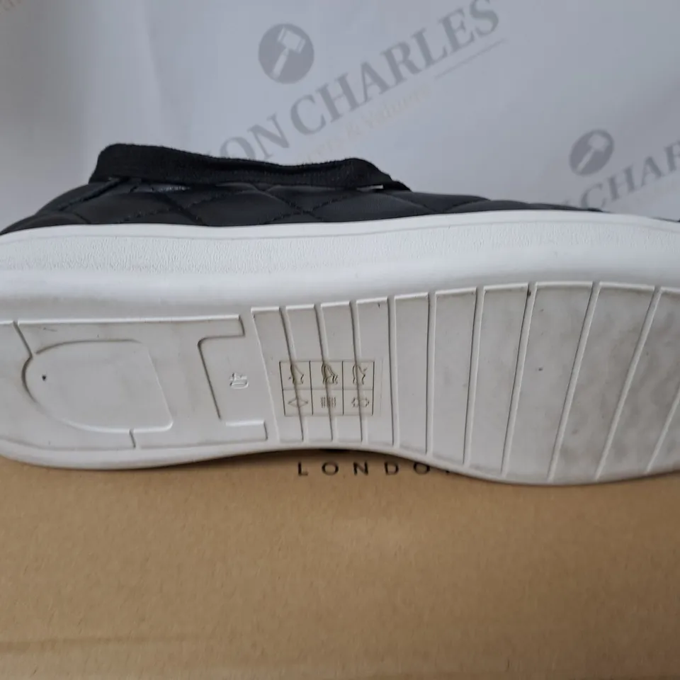 BOXED DUNE LONDON TRAINERS IN BLACK SIZE 6.5 