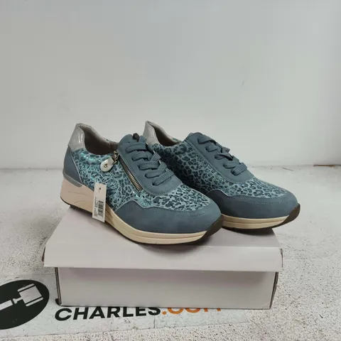 SHOES BY EMMA SHOREDITCH BLUE TRAINERS SIZE 7 BOXED
