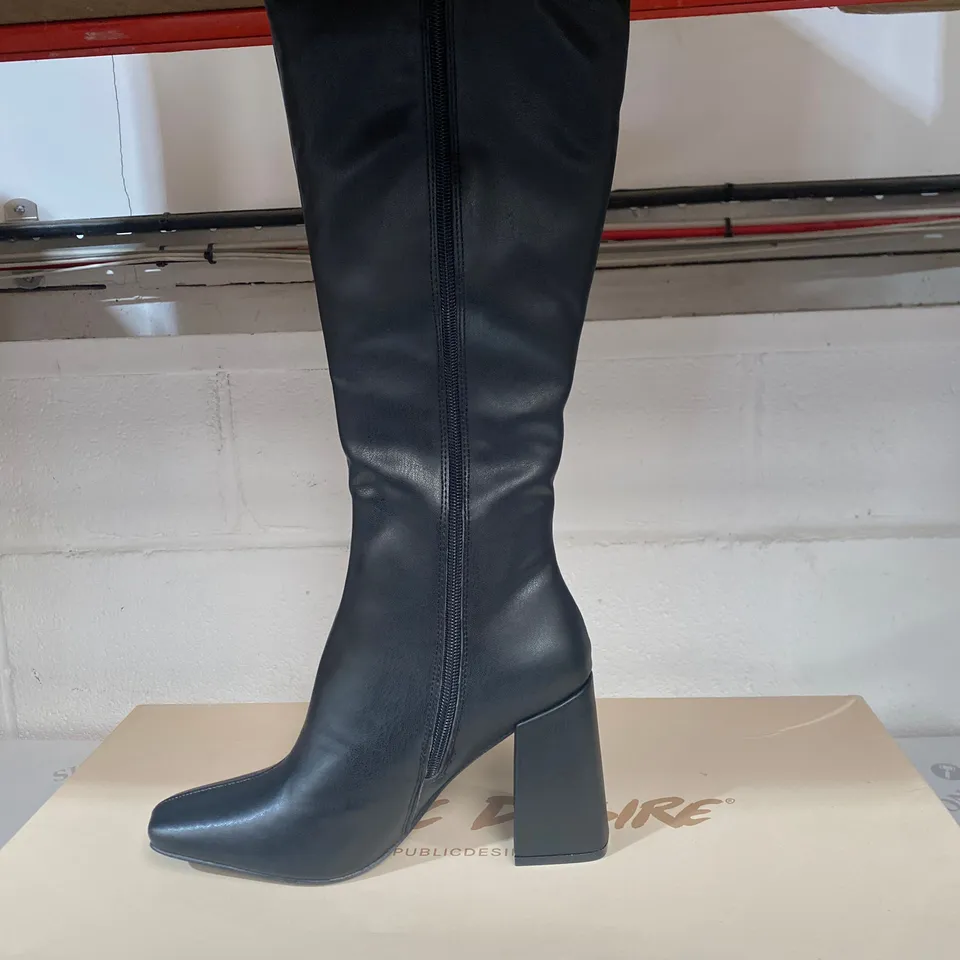 BOXED PAIR OF PUBLIC DESIRE BLAKC BOOTS SIZE 5