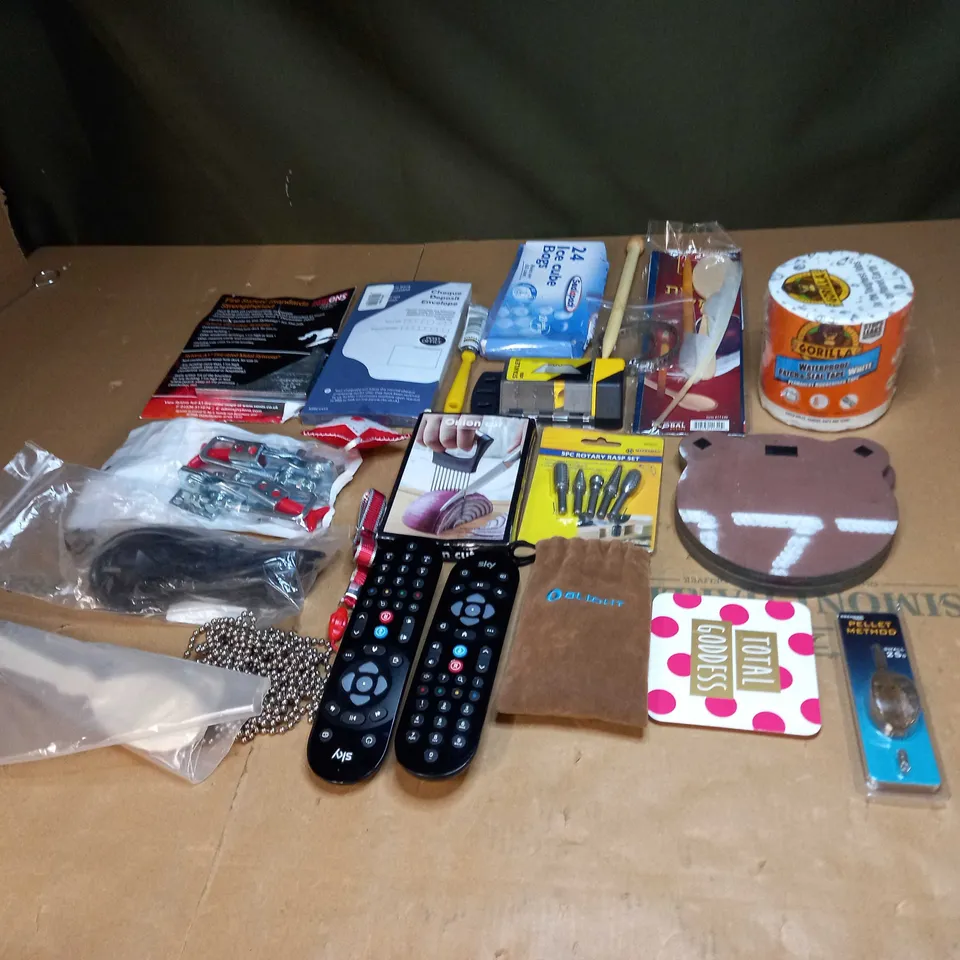 LOT OF ASSORTED ITEMS TO INCLUDE GORILLA, REMOTE CONTROLS AND DRILL BITS
