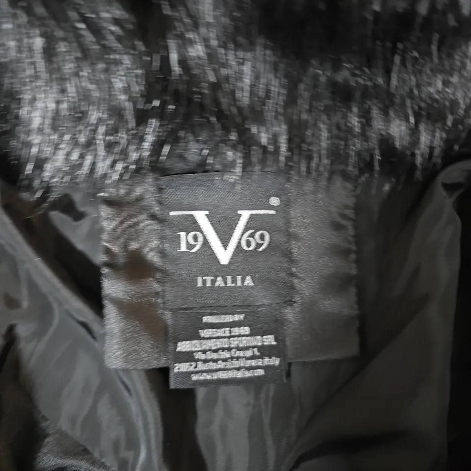 VERSACE 1969 ITALIA GIACCA CHIMONO – BLACK FAUX FUR KIMONO-STYLE JACKET, SIZE S/M