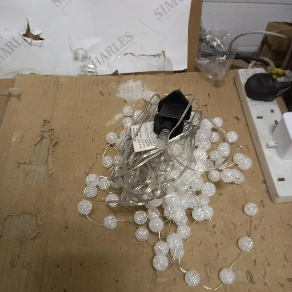 FROSTED SNOWBALL LIGHTS 160 PURE WHITE LEDS
