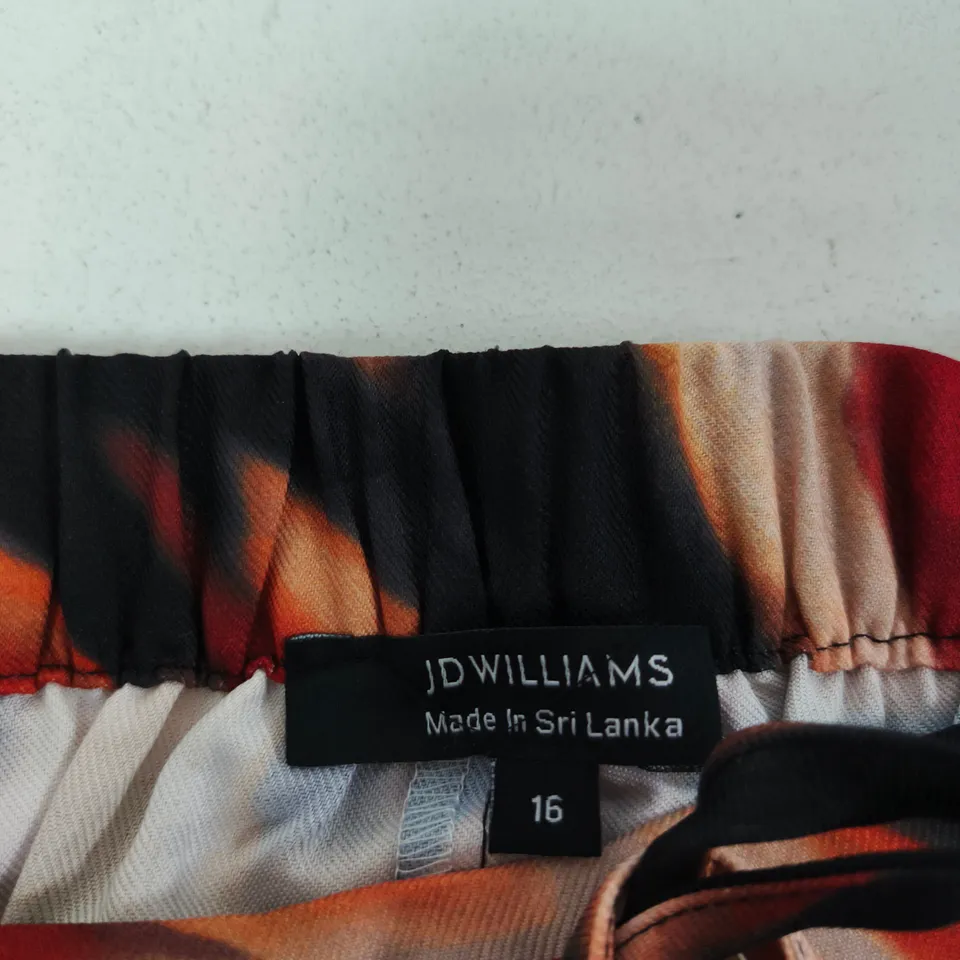 JD WILLIAMS PATTERNED TROUSERS – UK SIZE 16 – MADE IN SRI LANKA