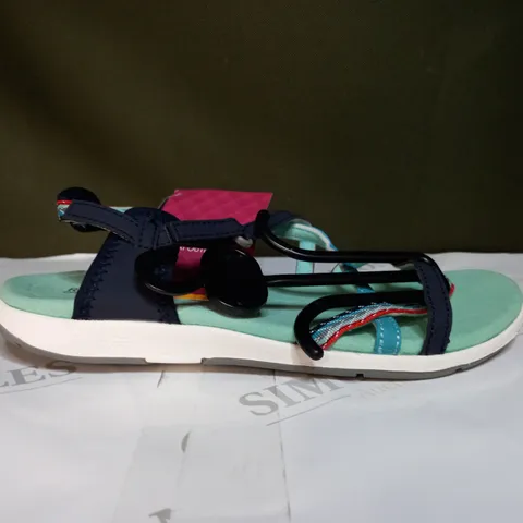 REGATTA LADY SANTA ROMA SANDALS SIZE 6
